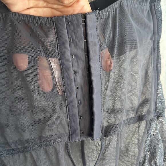 Victoria’s Secret Gray Chantilly Lace Open Back Bodysuit Thong Indie Boho Grunge - Picture 9 of 10